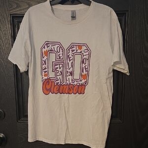 Gildan Heavy Cotton T-Shirt in Cream